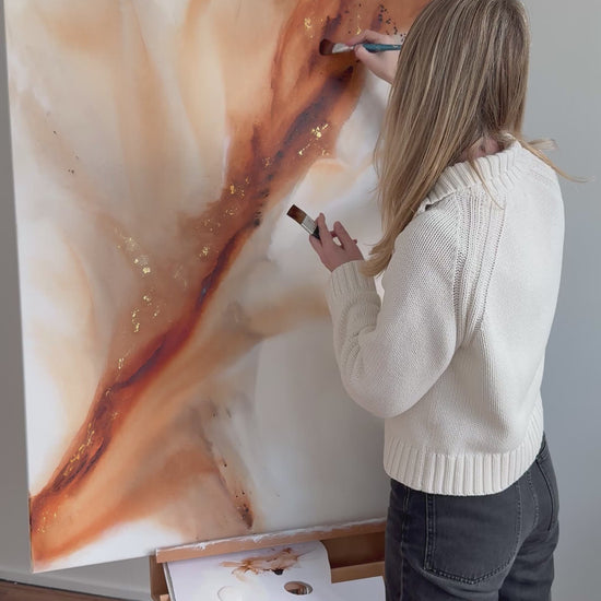 Slow Life – Abstraktes Gemälde erdige Töne im Wohnzimmer, Kunst von Merima Besic-Krüger